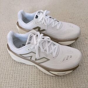 New Balance Women's Fresh Foam X More v5 Running Shoes